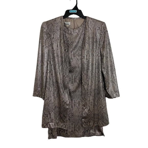 Patra Two-Piece Dress and Jacket Snake Print 
Shoulder Pads In Jacket Size 10 - Picture 1 of 14